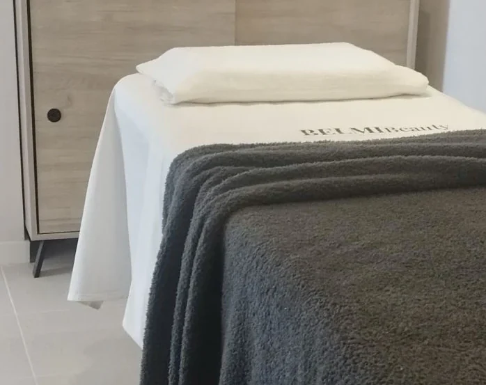 Detalle de la cabina de BELMIBeauty, preparado para tu cuidado